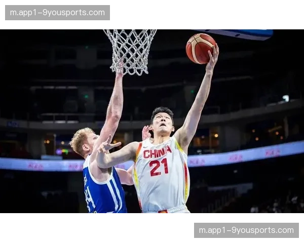 双塔阵容可行性引发讨论 胡金秋余嘉豪搭配面临挡拆防守考验 双塔阵容可行性引发讨论 胡金秋余嘉豪搭配面临挡拆防守考验